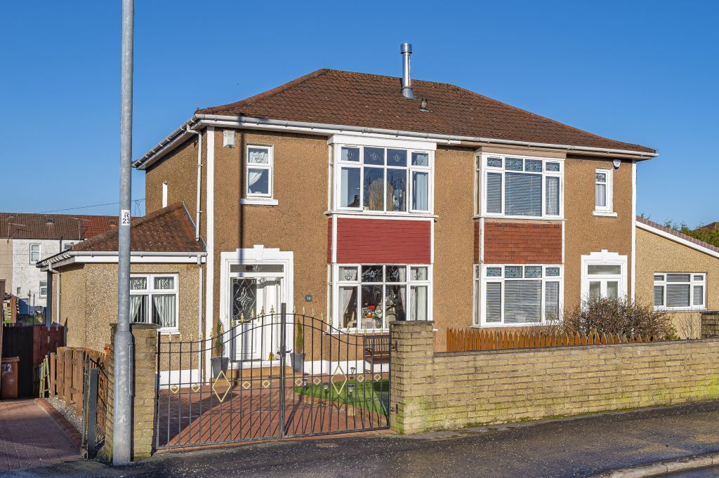 4 bed semidetached house for sale in Kenmure Avenue,