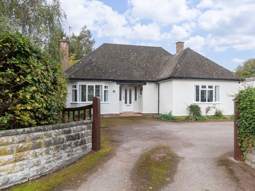 2 bed detached bungalow to rent in Hearne Road, Charlton Kings