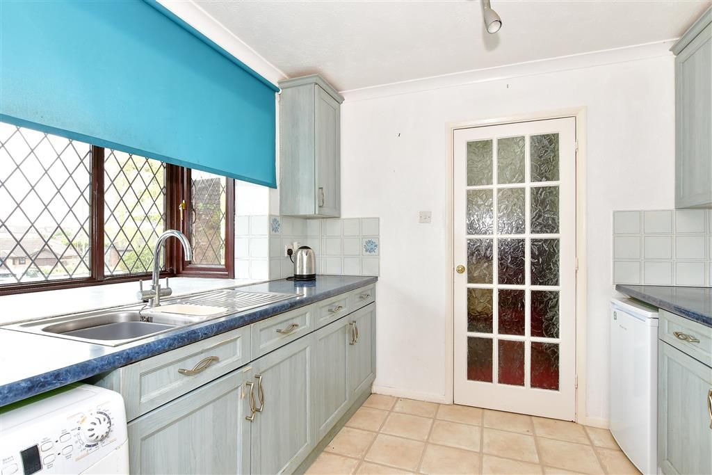 3 bed detached house for sale in Caernarvon Drive, Maidstone, Kent ME15