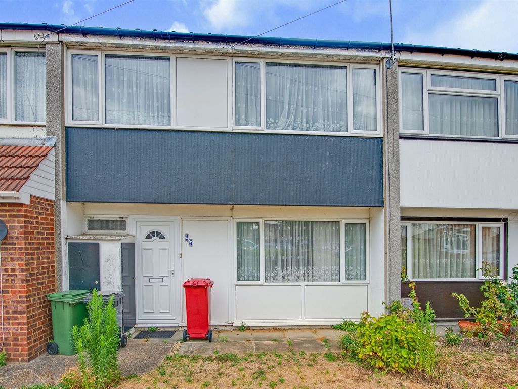 3 bed terraced house for sale in Cotswold Close, Slough SL1 Zoopla