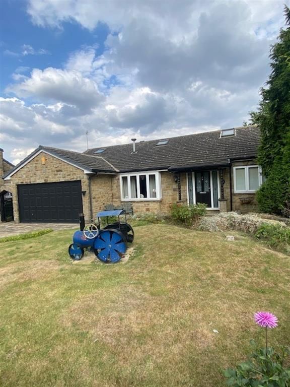 5 bed detached bungalow for sale in Church Farm Close, Lofthouse