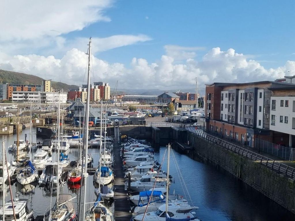 1 bed flat to rent in Quay, Marina, Swansea SA1, £895 pcm