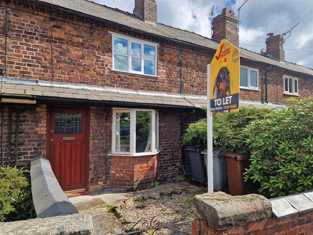 2 bed terraced house to rent in Offley Road, Sandbach CW11, £800 pcm