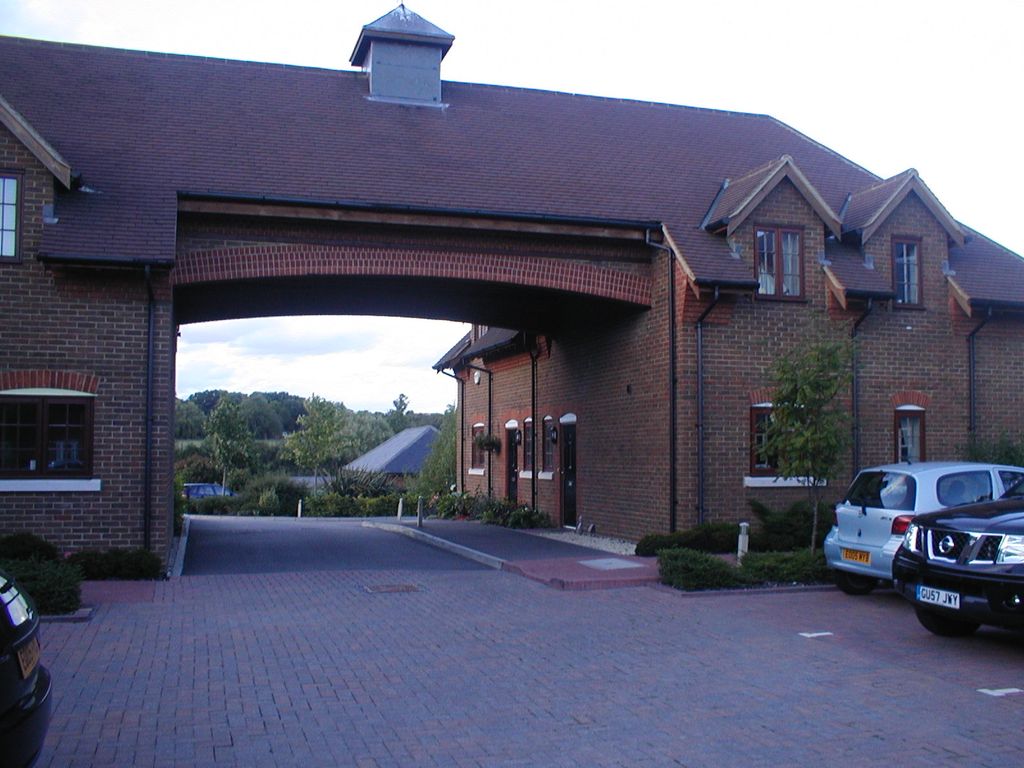 2 bed mews house to rent in Cornsland Close, Upminster RM14 Zoopla