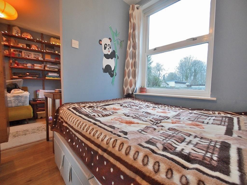 Studio for sale in Millstream Close, London N13, £200,000 Zoopla