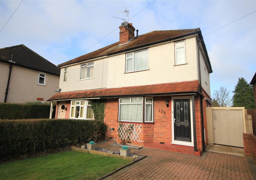 3 bed semidetached house to rent in Whitley Wood Road, Reading