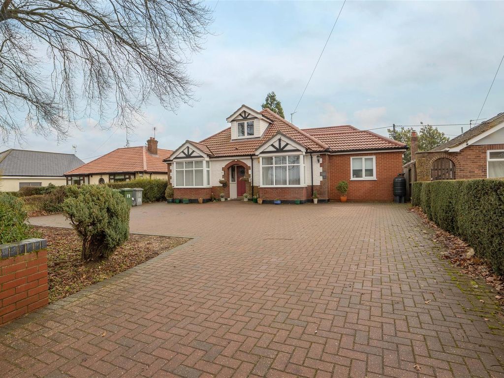 5 bed detached bungalow for sale in Buxton Road, Spixworth, Norwich