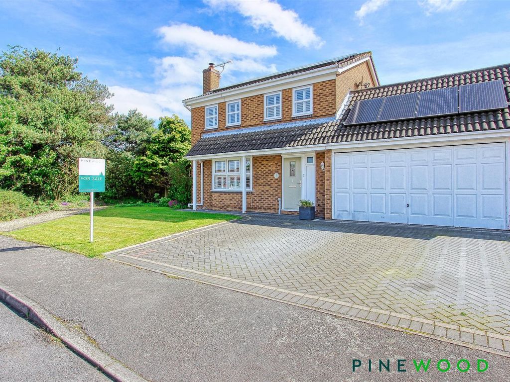 4 bed detached house for sale in Oak Road, Grassmoor, Chesterfield, Derbyshire S42, £325,000