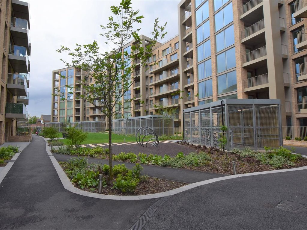 2 bed flat to rent in Place, West Drayton UB7 Zoopla