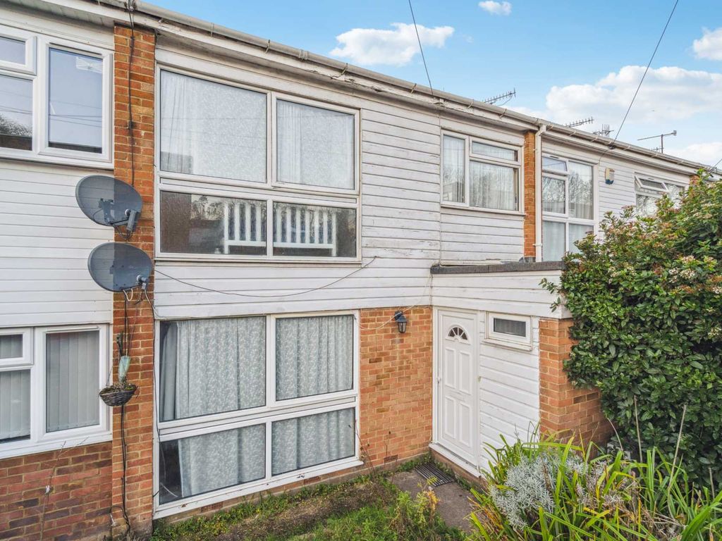 3 bed terraced house for sale in Claybury, Bushey WD23, £450,000 Zoopla