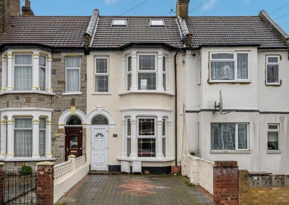 5 bed terraced house for sale in Vicarage Road, Leyton E10 Zoopla