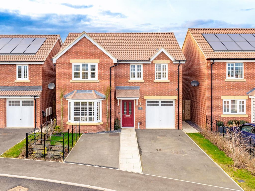 4 bed detached house for sale in Acacia Crescent, Raunds