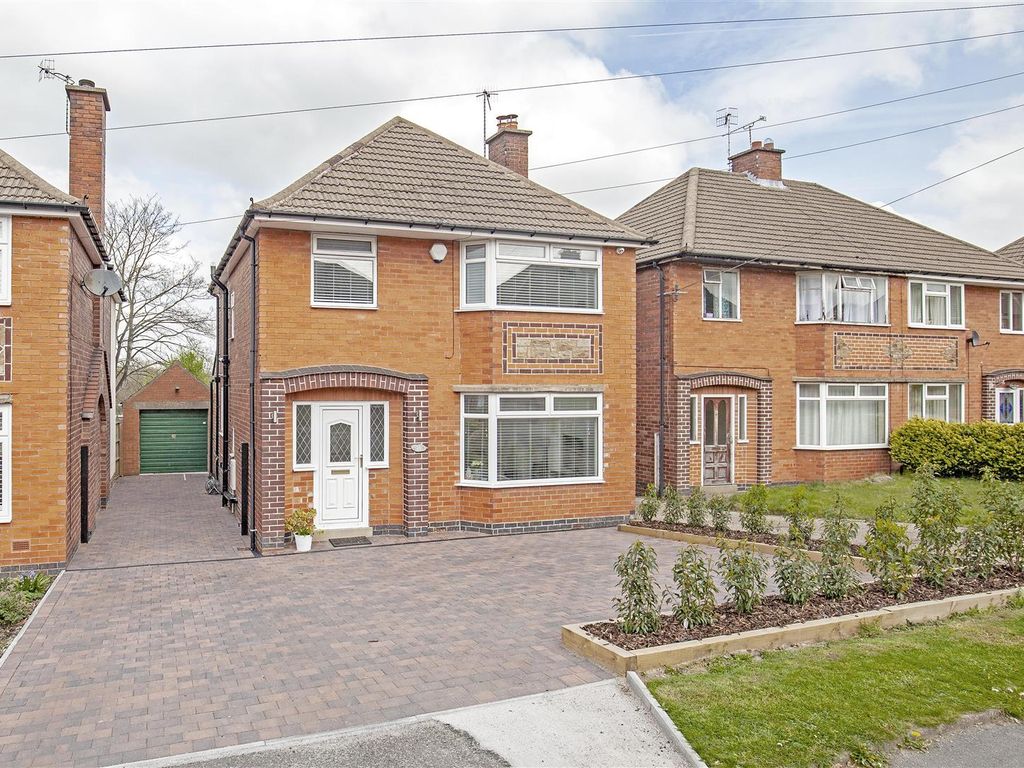 3 bed detached house for sale in Moorland View Road, Walton