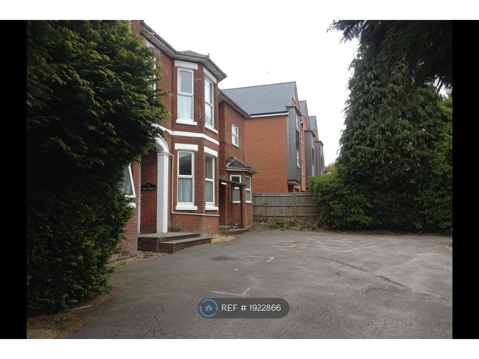 Studio to rent in Netley Abbey, Southampton SO31, £495 pcm Zoopla