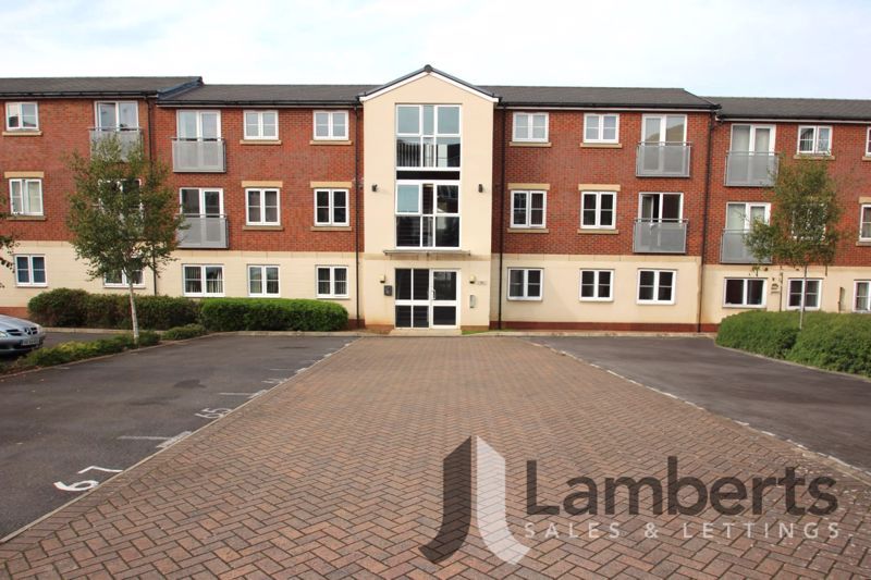 1 bed flat for sale in Dixon Close, Enfield, Redditch B97, £125,000