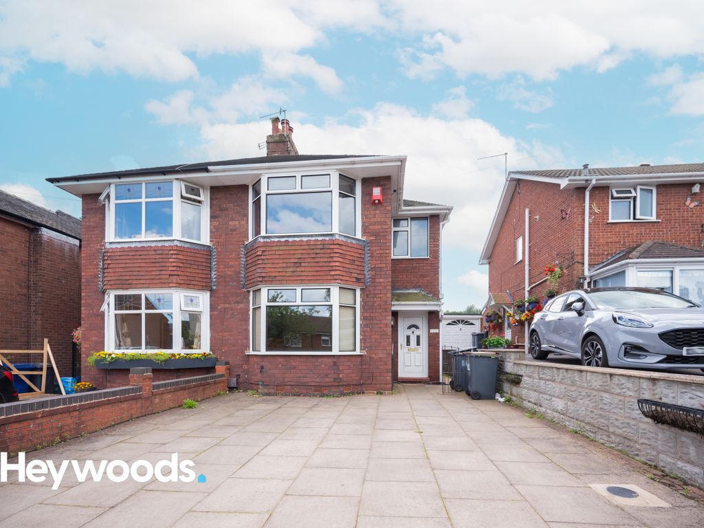 3 bed semidetached house to rent in High Street, Silverdale, Newcastle