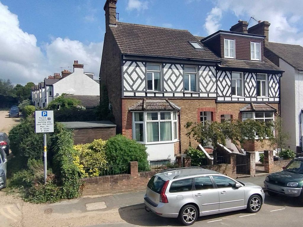 4 bed semidetached house for sale in Moorland Road, Boxmoor HP1, £