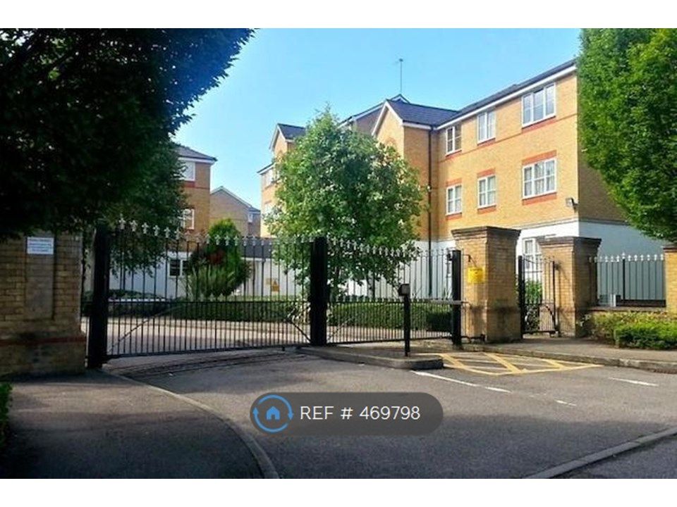 2 bed flat to rent in New EN4 Zoopla