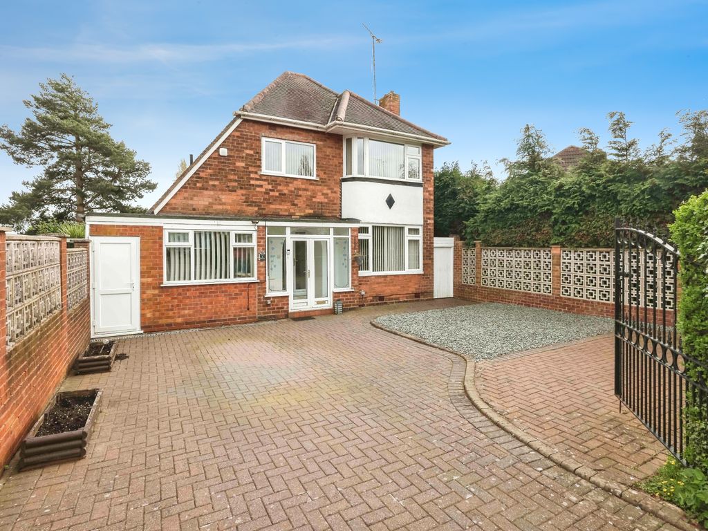 3 bed detached house for sale in Keswick Road, Solihull B92, £450,000