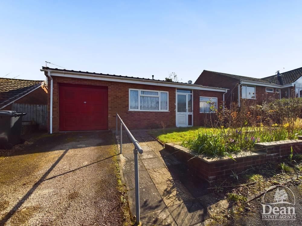 2 bed detached bungalow for sale in Oak Cresent, Woolaston, Lydney GL15