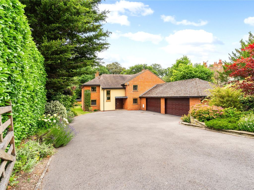 4 bed detached house for sale in Broadlayings, Woolton Hill, Newbury, Berkshire RG20, £1,500,000