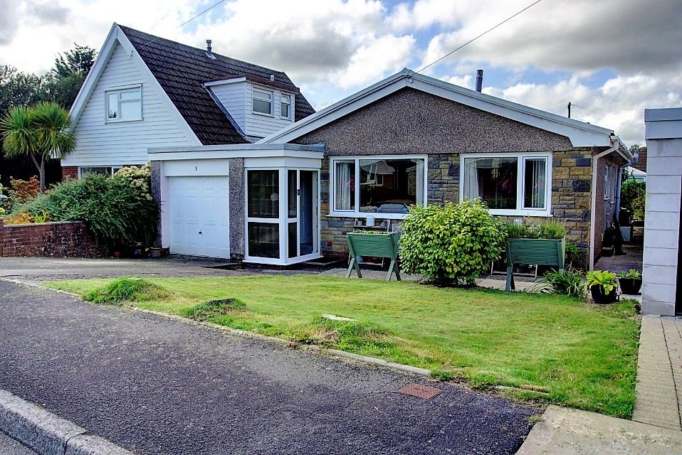 3 bed bungalow for sale in Firwood Close, Bryncoch, Neath SA10, £