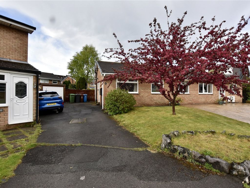 2 bed semidetached bungalow for sale in Penryn Avenue, Royton, Oldham