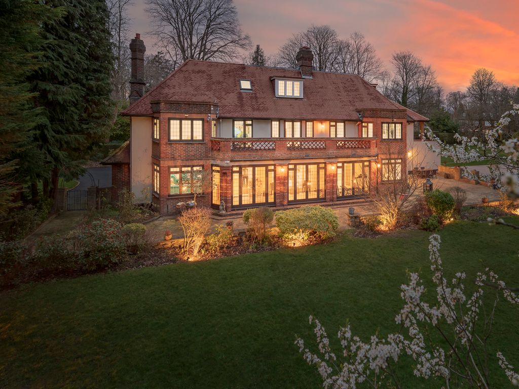 8 bed detached house for sale in b Estate, Purley, Surrey CR8, £