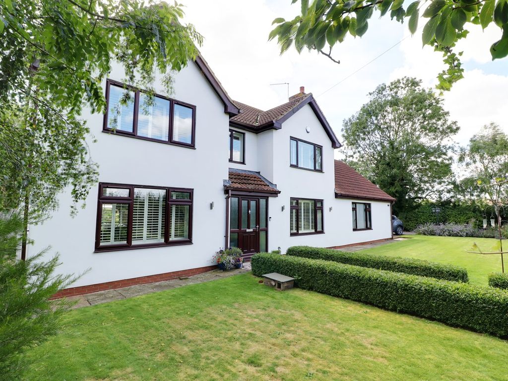 5 bed detached house for sale in Ings Lane, Hibaldstow DN20, £725,000