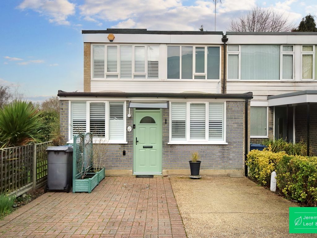 4 bed terraced house for sale in Woodside Park Road, London N12, £