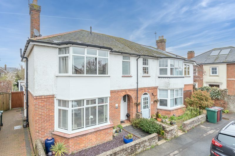 4 bed semidetached house for sale in Kings Avenue, Chichester PO19