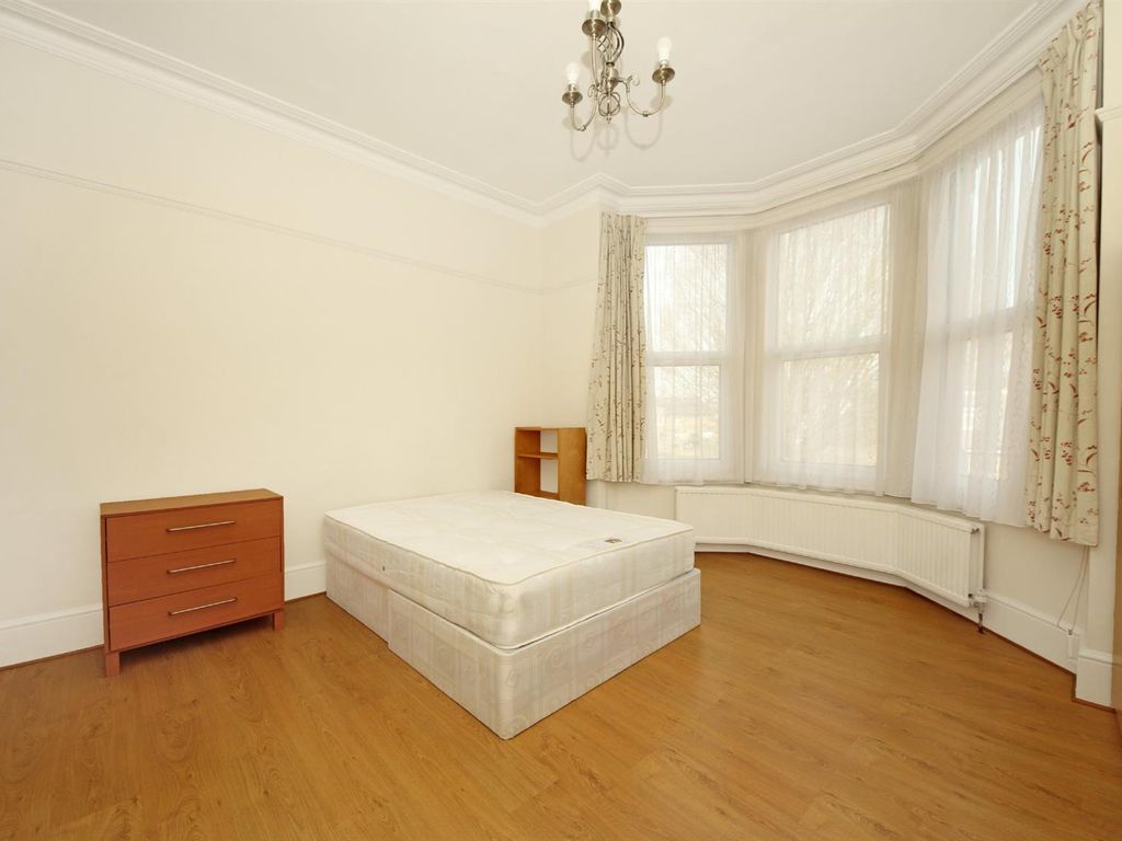 Studio to rent in Gordon Road, London W5, £1,300 pcm Zoopla