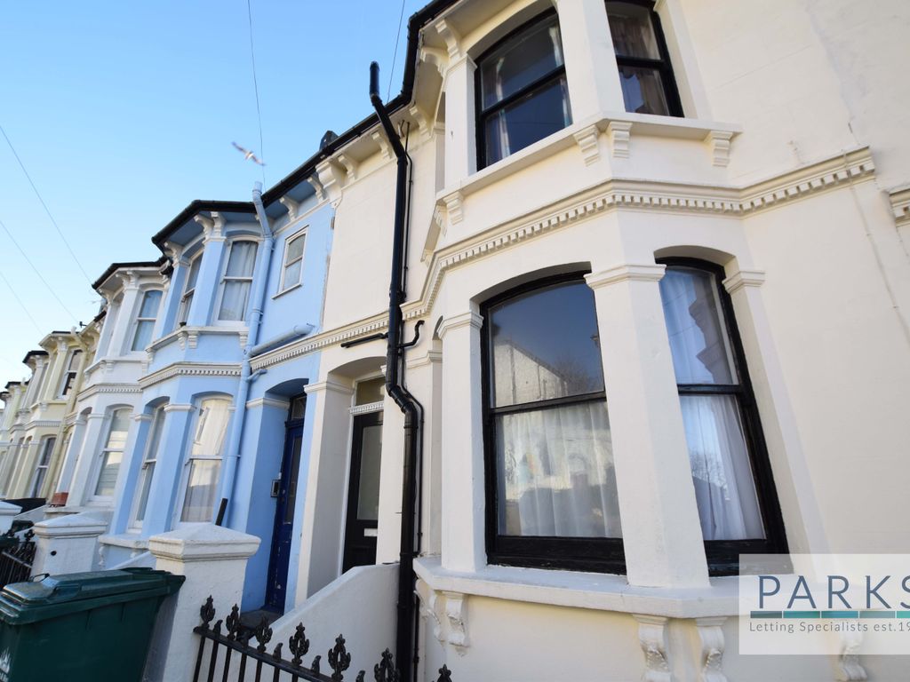 4 bed terraced house to rent in Richmond Road, Brighton, East Sussex