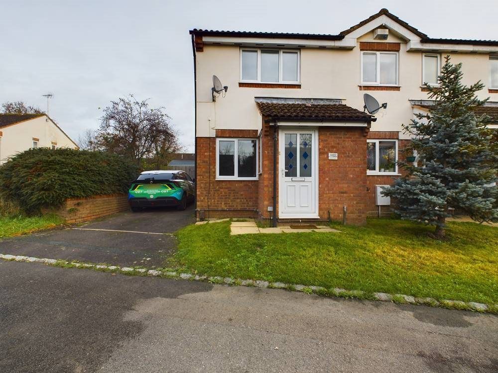 1 bed property to rent in Lower Meadow, Quedgeley, Gloucester GL2, £975