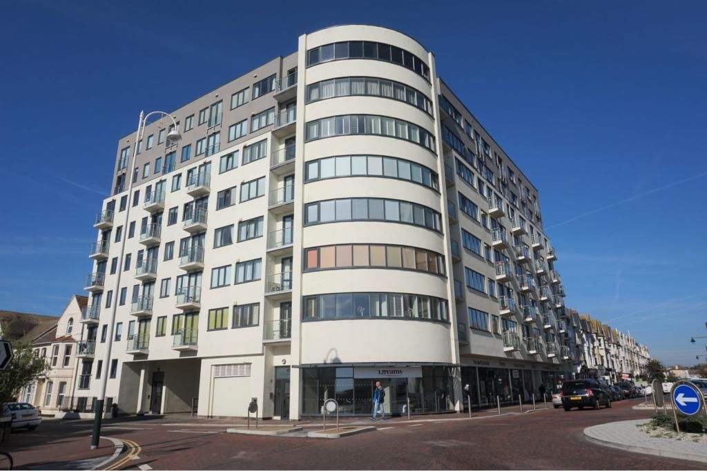 2 bed flat to rent in Flat, The Landmark, Sackville Road, BexhillOn