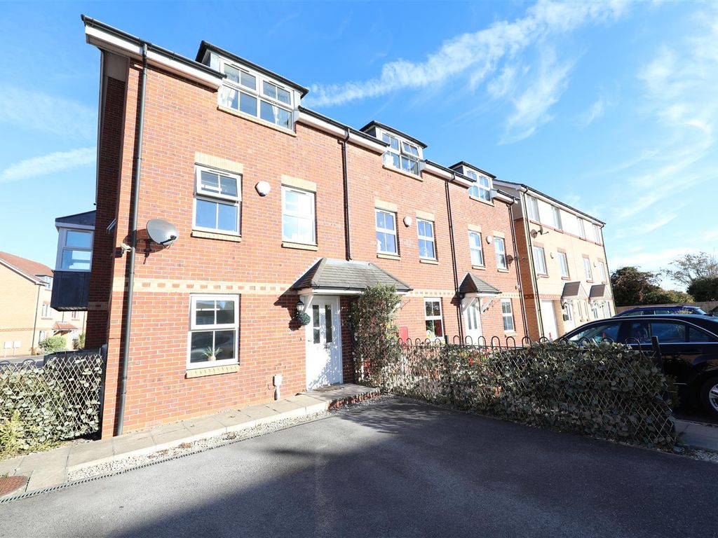 4 bed end terrace house for sale in Merchant Way, Cottingham HU16 Zoopla