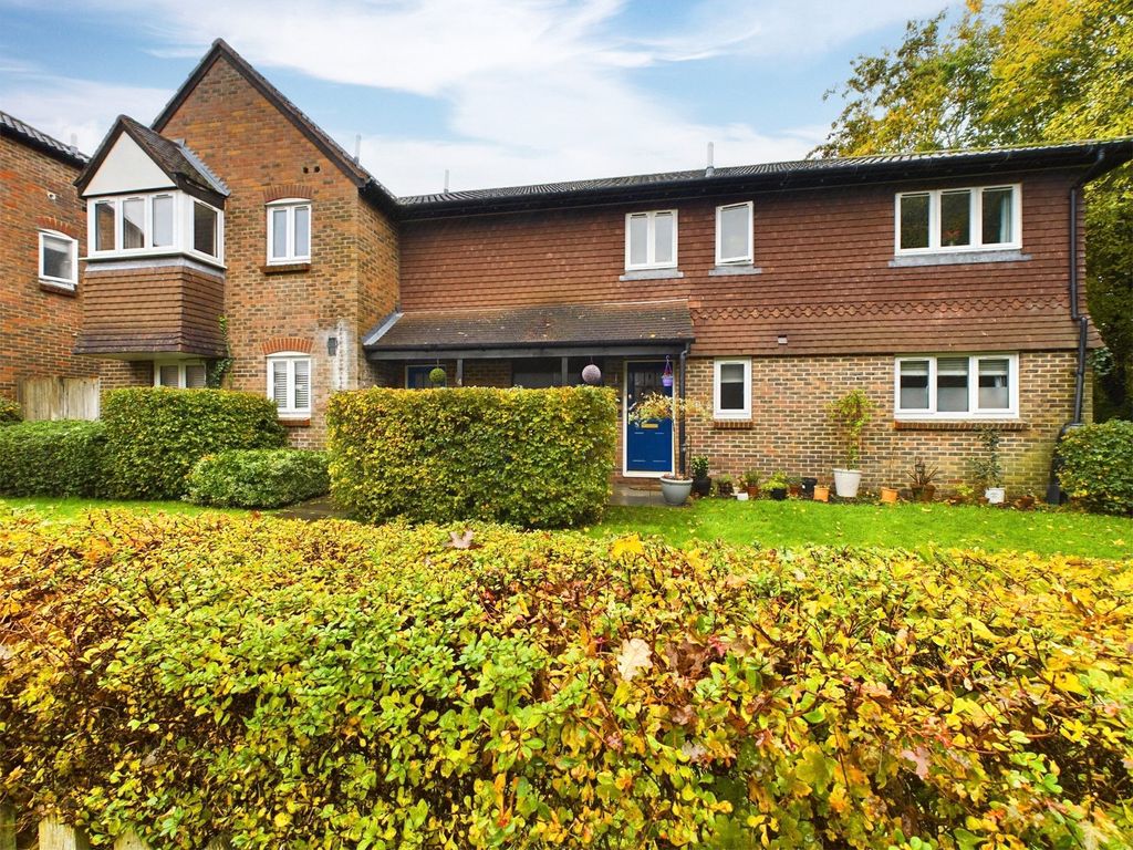 2 bed for sale in Othello Grove, Warfield, Berkshire RG42, £