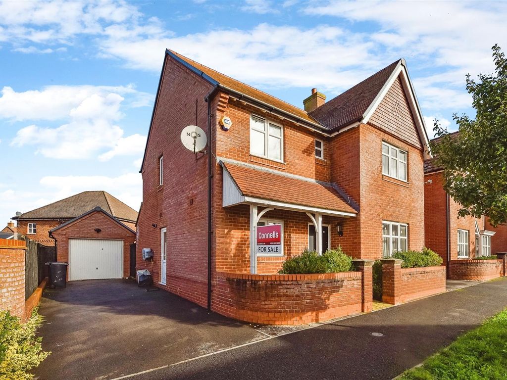 4 bed detached house for sale in Goldie Drive, Amesbury, Salisbury SP4
