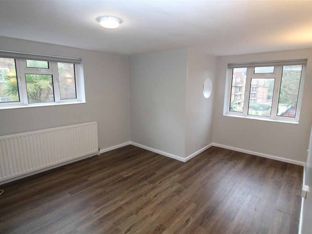 2 bed flat to rent in London Road, Preston, Brighton BN1, £1,500 pcm