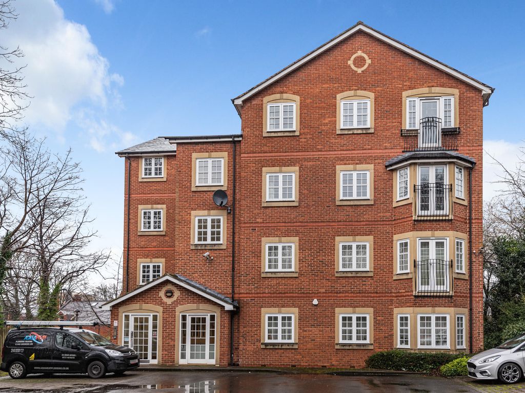 2 bed flat for sale in Shiredene, Shire Oak Road, Headingley, Leeds LS6