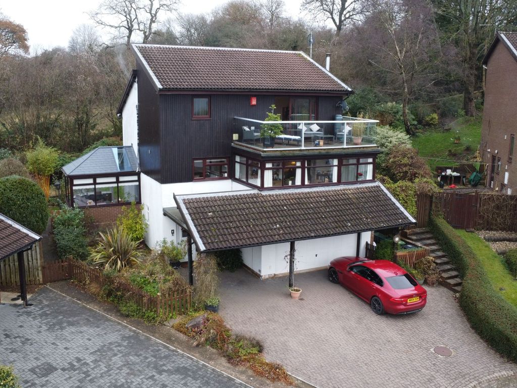 4 bed detached house for sale in Abbots View, Ruspidge, Buckshaft