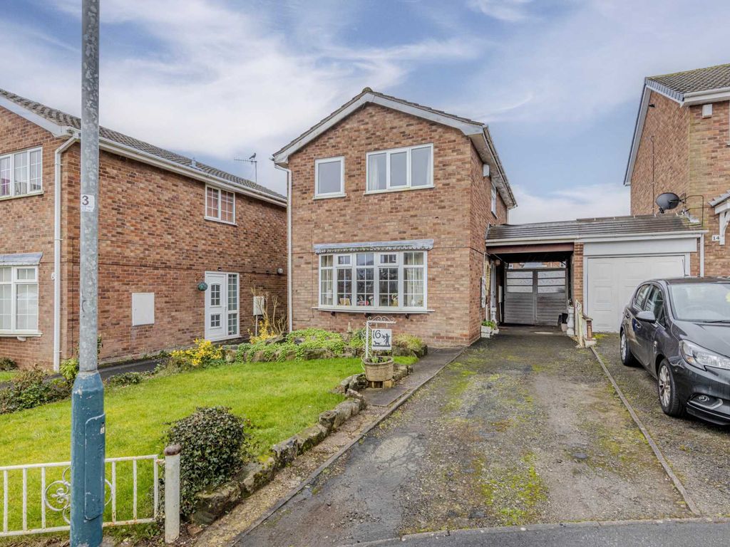 3 bed detached house for sale in Padstow Way, Trentham ST4, £240,000