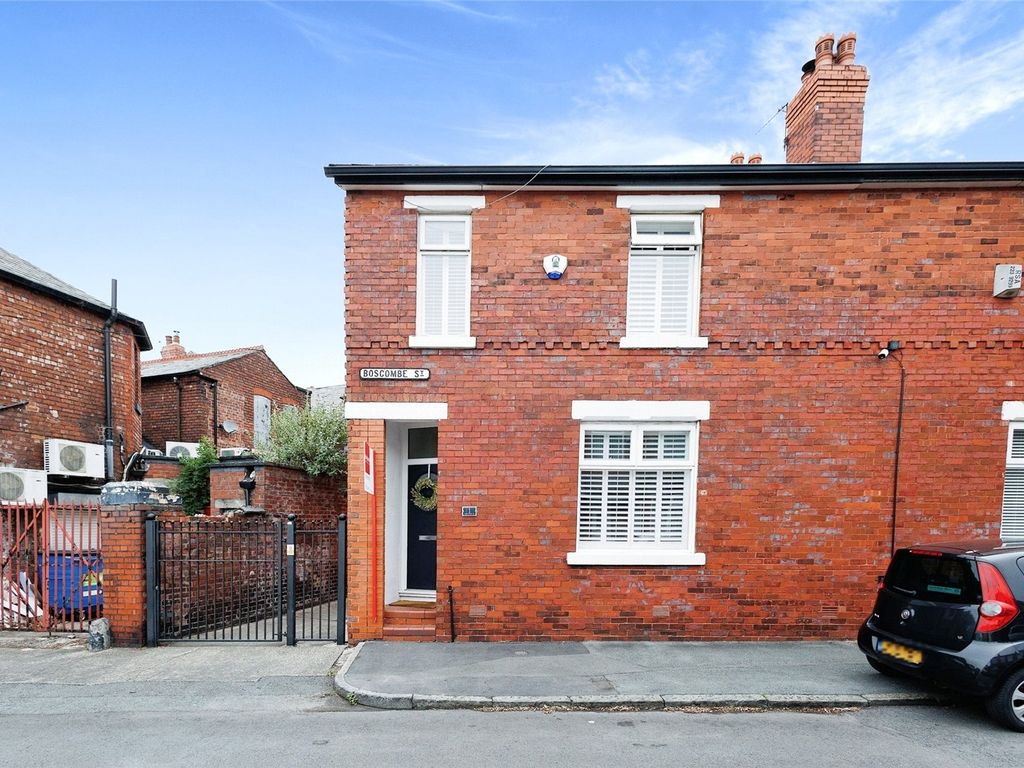 3 bed end terrace house for sale in Street, Stockport, Greater