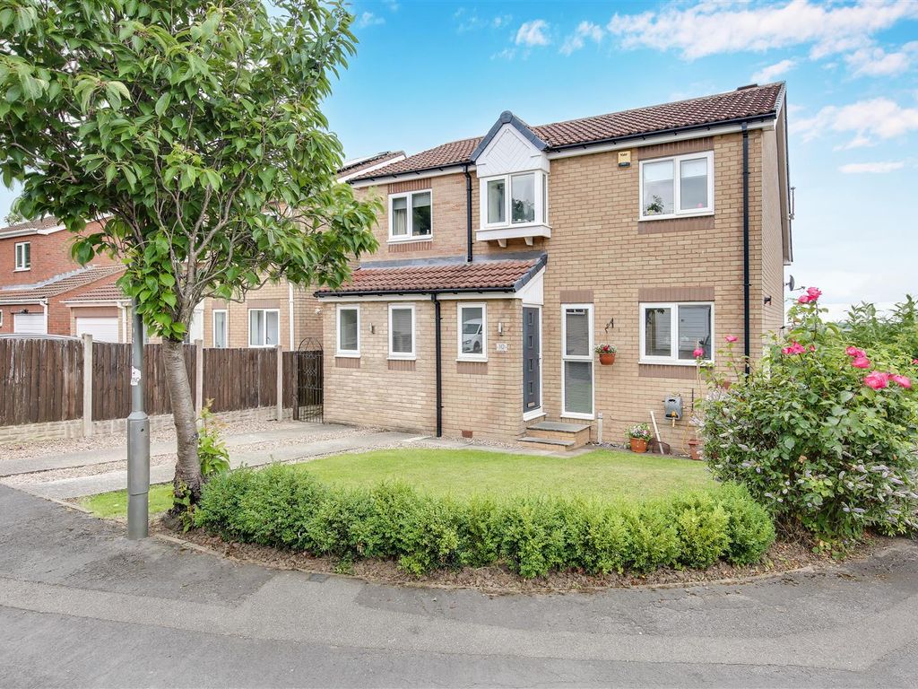 4 bed detached house for sale in Setts Way, Wingerworth, Chesterfield