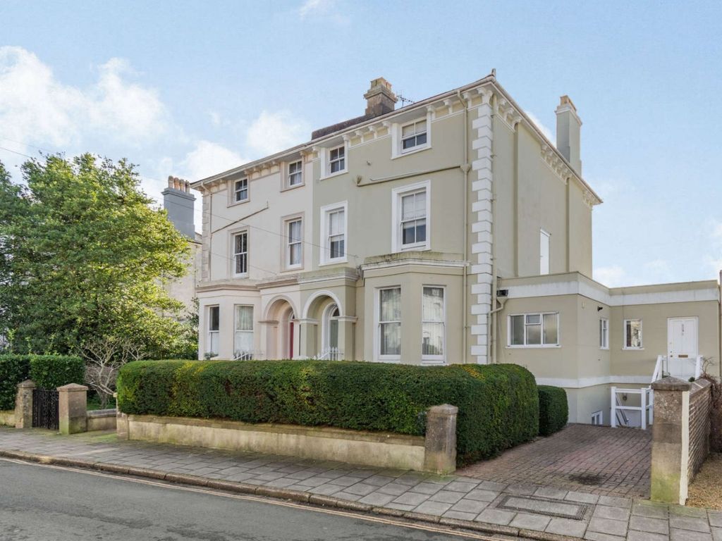 6 bed semidetached house for sale in St. Annes Crescent, Lewes, East