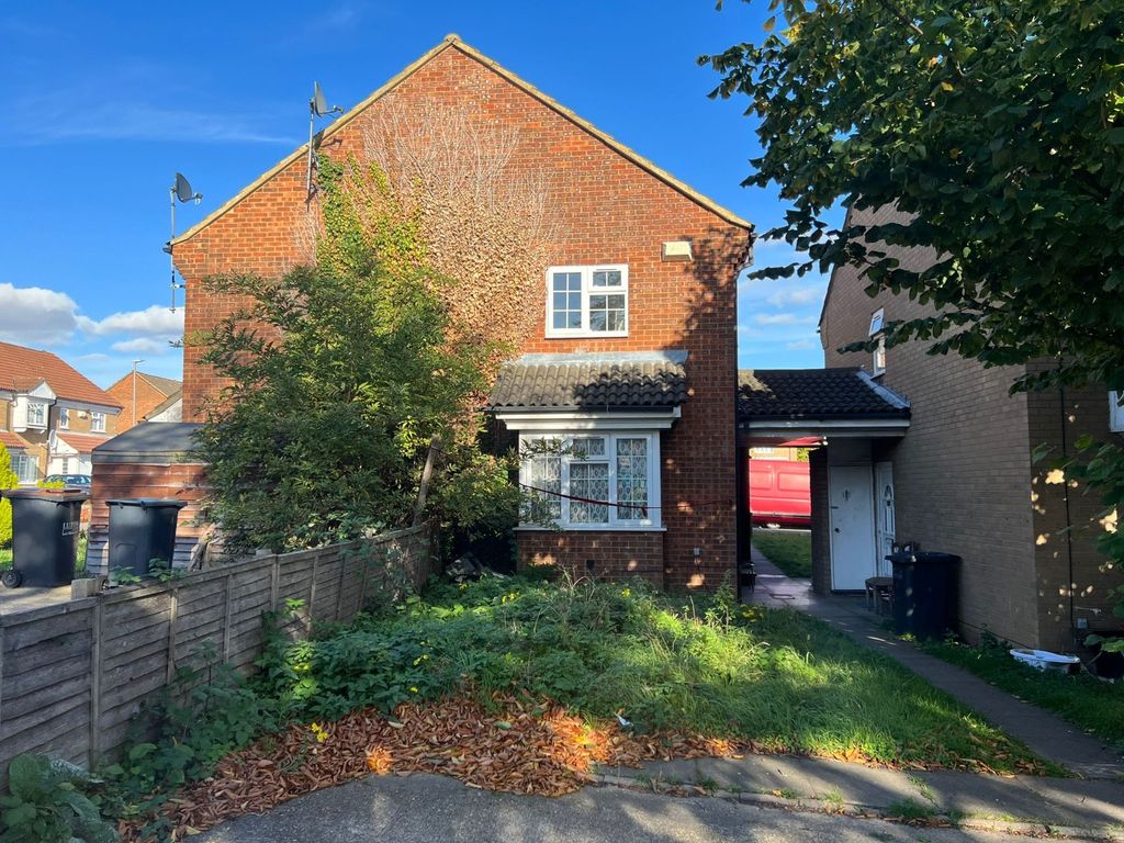 2 bed terraced house for sale in Dorrington Close, Luton, Bedfordshire LU3 Zoopla
