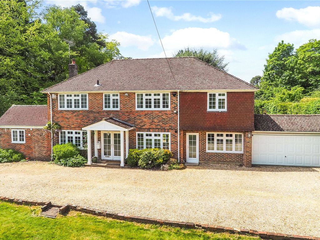 5 bed detached house for sale in Forest Road, Liss, Hampshire GU33, £