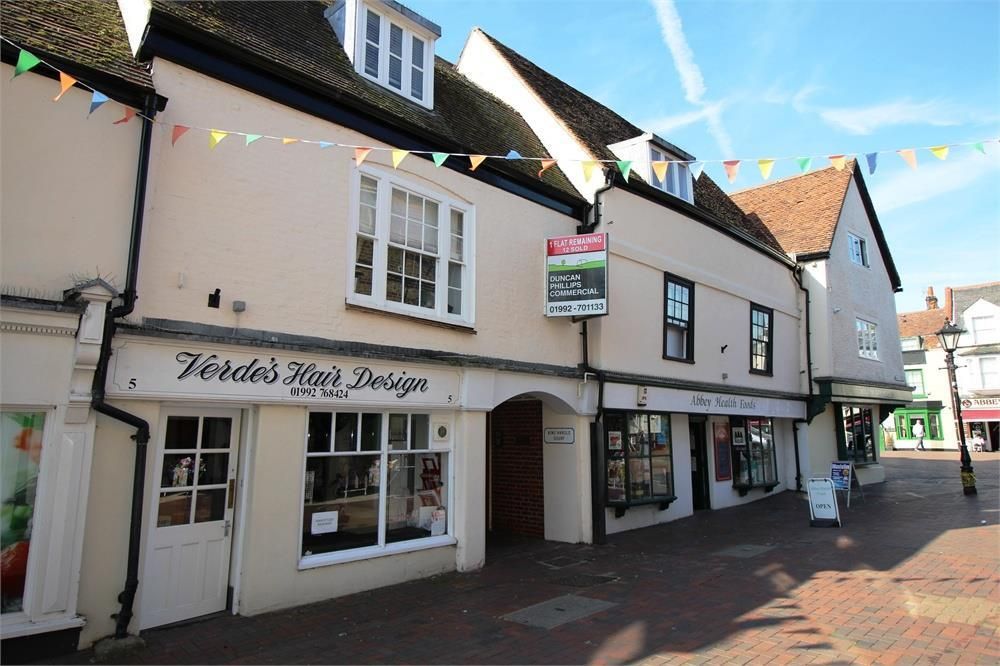 1 bed flat for sale in King Harold Court, Sun Street, Waltham Abbey EN9