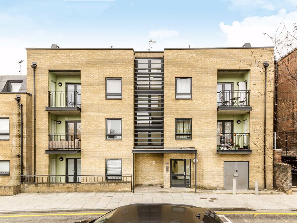 2 bed flat to rent in Sturry Street, London E14 Zoopla