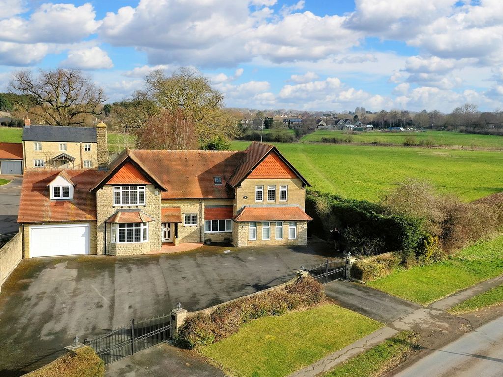 4 bed detached house for sale in Bampton Road, Curbridge OX29 Zoopla